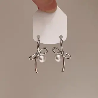Chic Pearl Bow Earrings in Silver