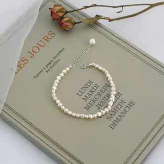 Elegance Unveiled Pearl Bracelet 2