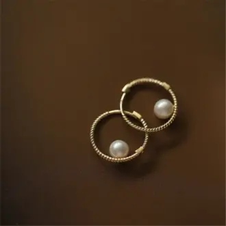 Shell Pearl Twist Hoop Earrings