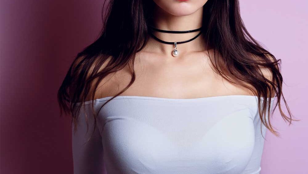 The Charm and Mystery of Choker Necklaces: Everything You Need to Know