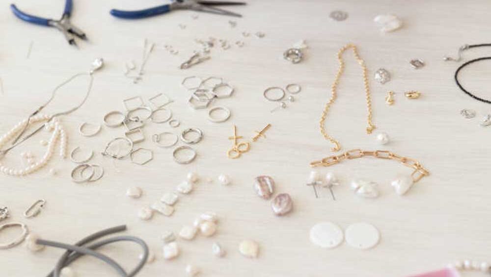 Exploring the World of Jewelry Materials: From Precious Metals to Ethical Alternatives