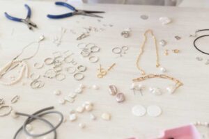 Exploring the World of Jewelry Materials: From Precious Metals to Ethical Alternatives