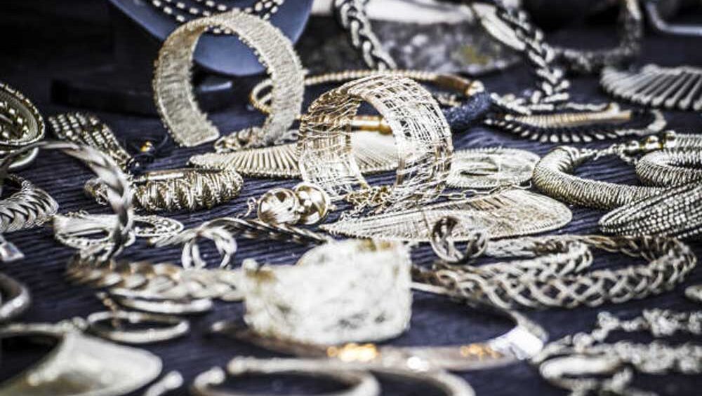 The Shimmering Elegance of Sterling Silver: Why It's the Perfect Jewelry Material