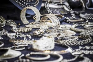 The Shimmering Elegance of Sterling Silver: Why It's the Perfect Jewelry Material