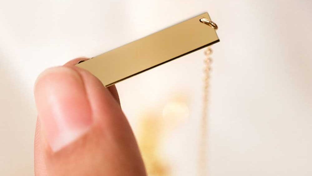 The Beauty and Meaning Behind Bar Necklaces: A Guide to Stylish Minimalism