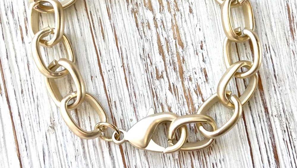 Unleashing Elegance: How Matte Texture Shines in the World of Jewelry