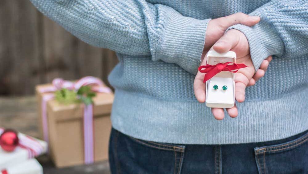The Heart and Soul of Sentimental Jewelry: Unveiling the Meaning and Magic