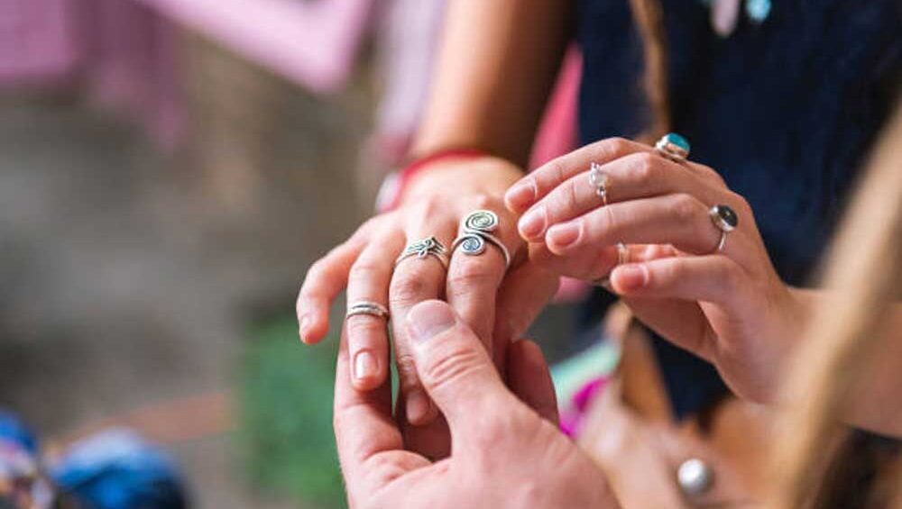 Falling in Love: A Deeper Look into the World of Jewelry Lovers